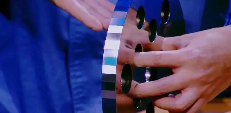 没有尺子能量!精度小于0.1微米,靠一双手完成的图6